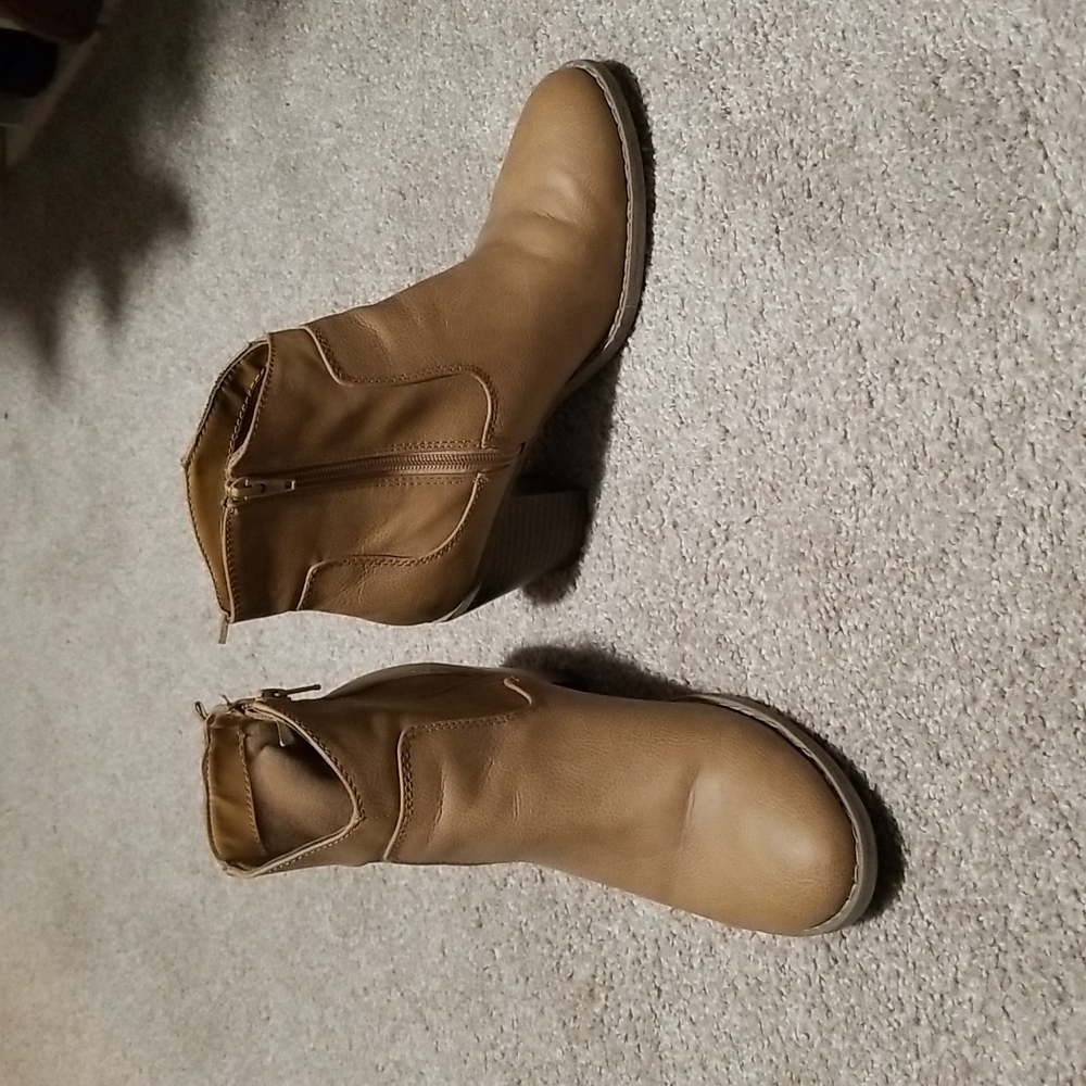 Old navy booties size 10